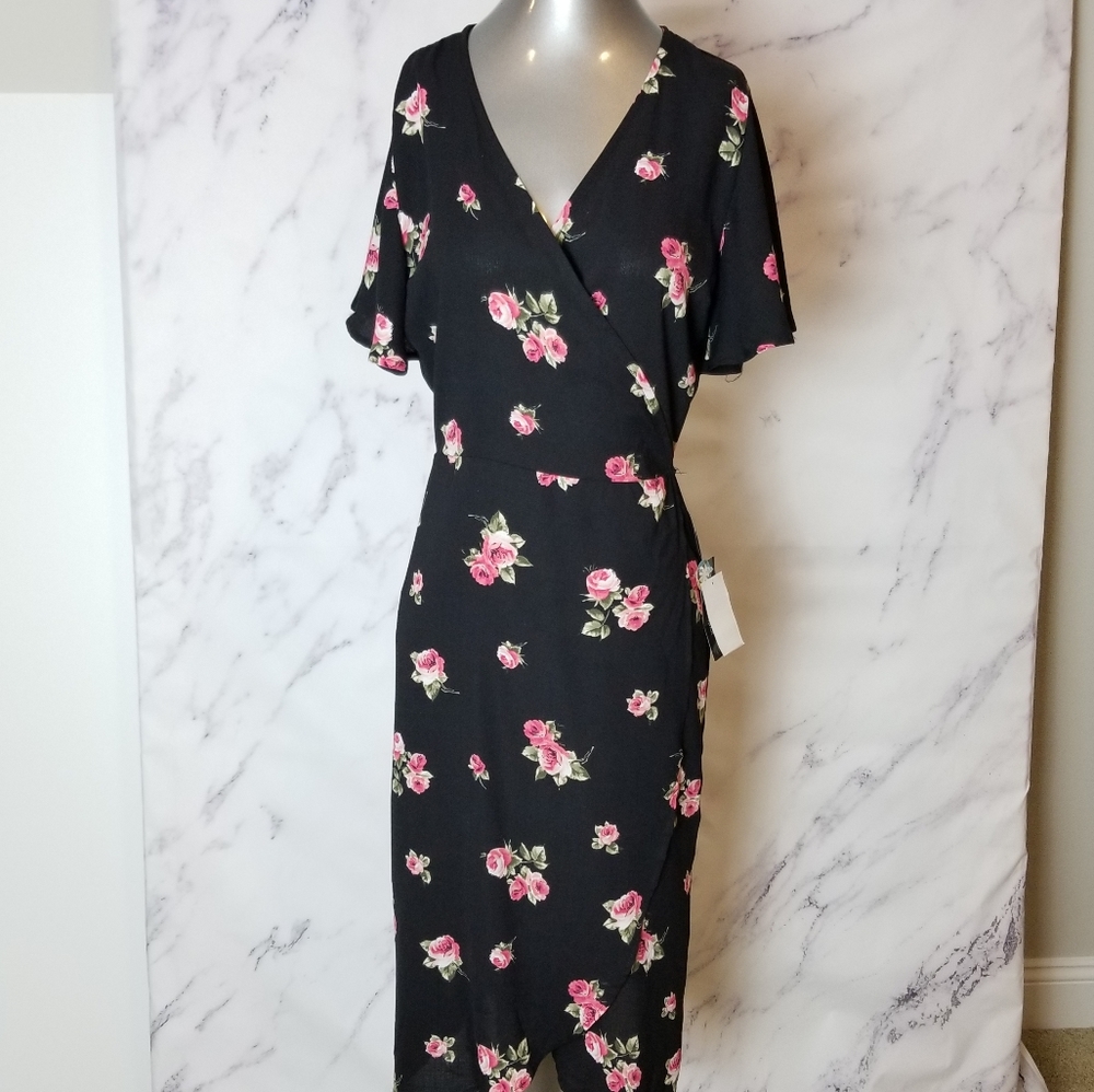 LUNA CHIX Black Floral wrap dress, Large